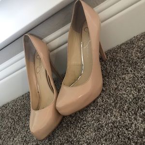 JESSICA SIMPSON NUDE PUMPS